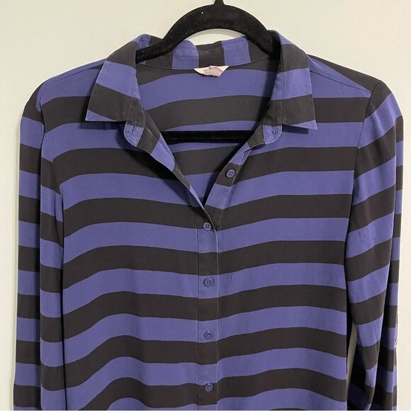 Fossil Silk Blouse- Beautiful classy tailored style! Size Small - Picture 3 of 9